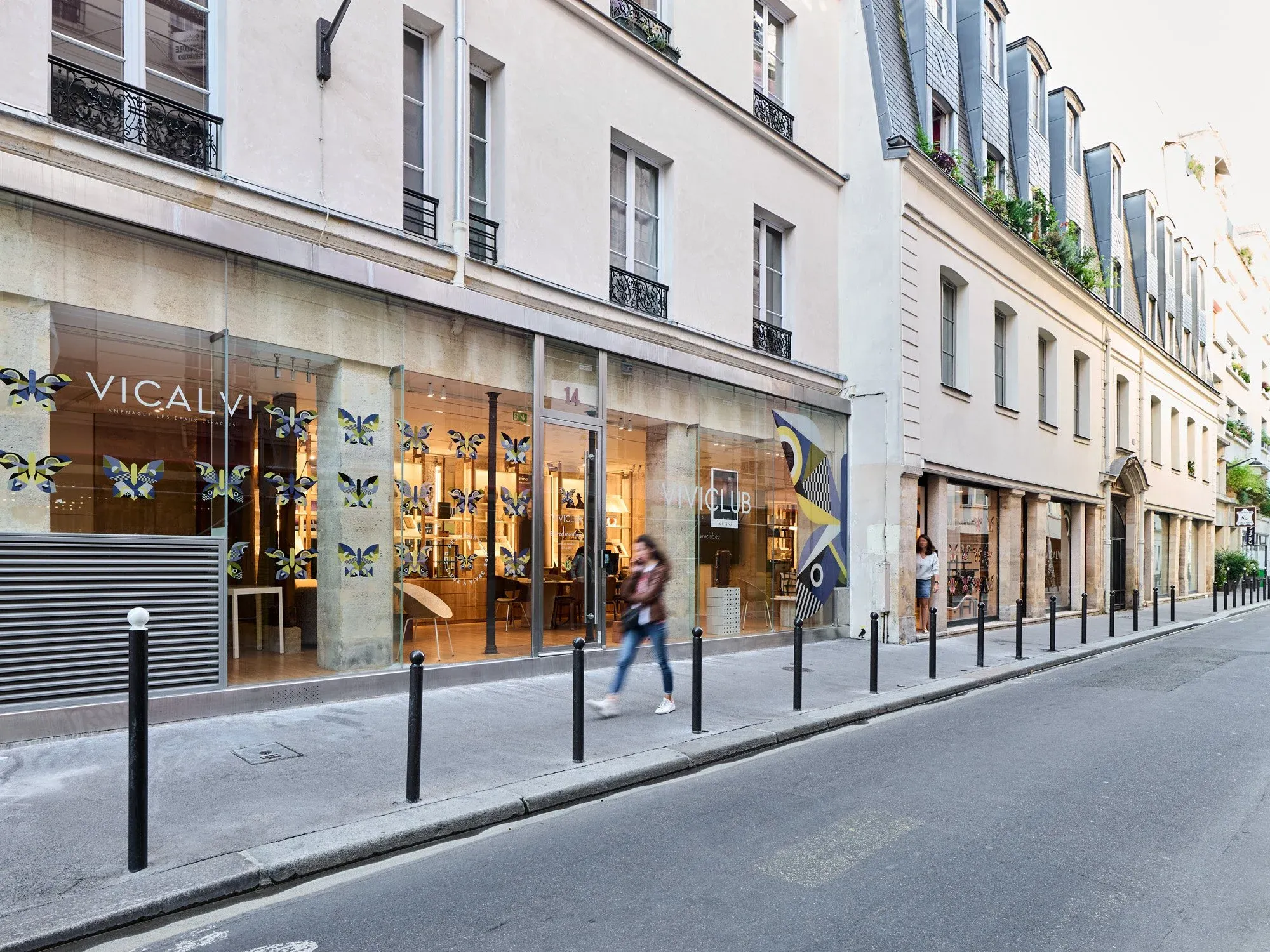 Vitrine du showroom Vicalvi, façade sur rue