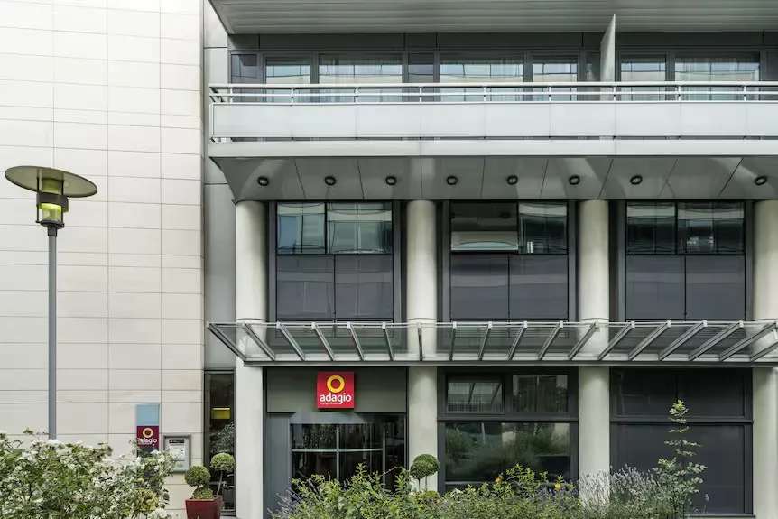 Façade de l'Aparthotel Adagio Paris Bercy