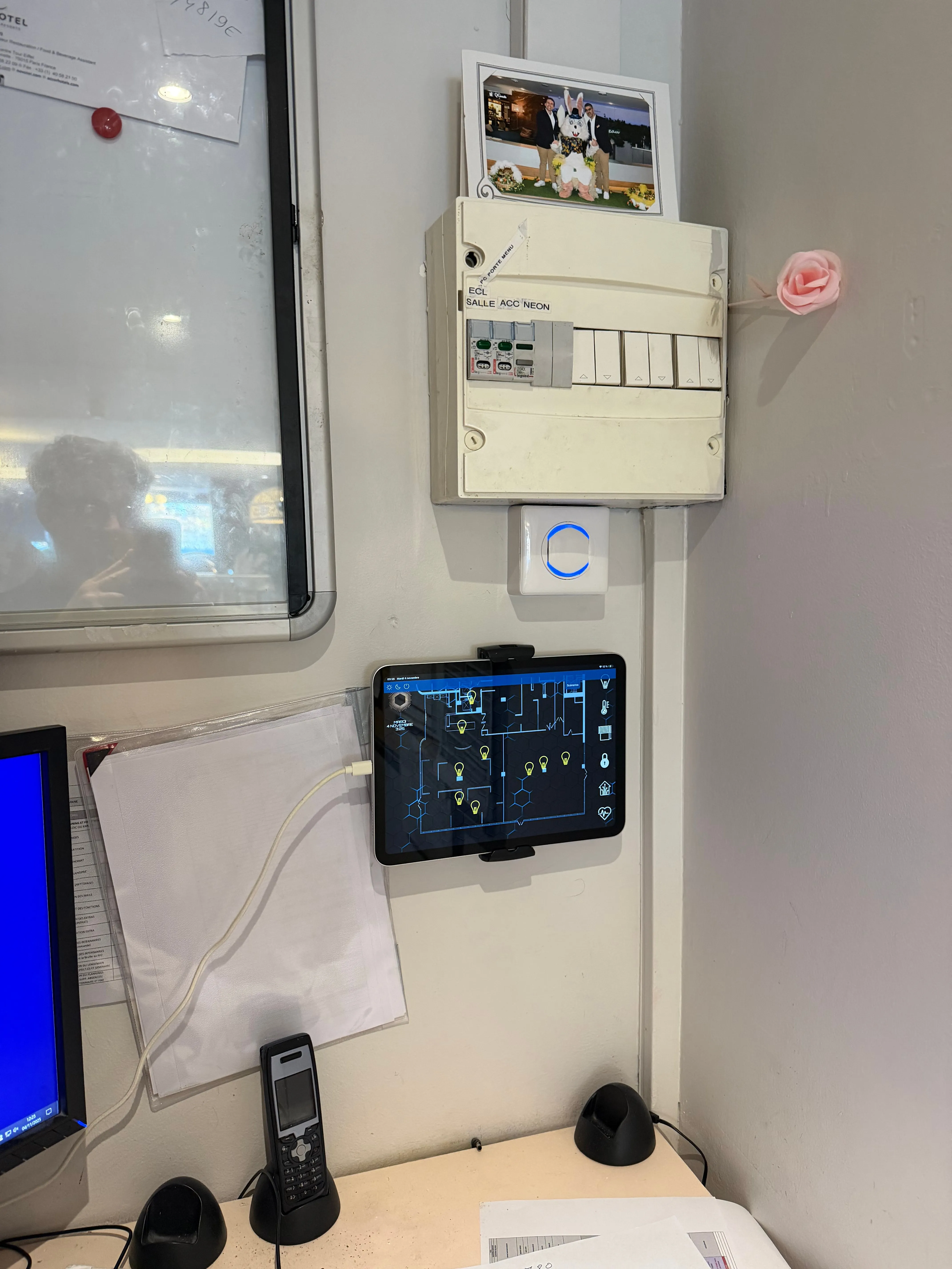 Armoire électrique et tablette de supervision mySmartJarvis